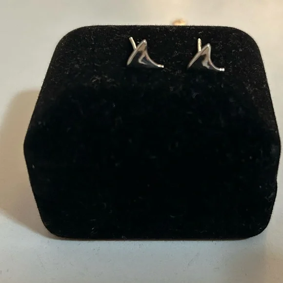 Catbird Rose Thorn Earrings - Picture 3 of 4